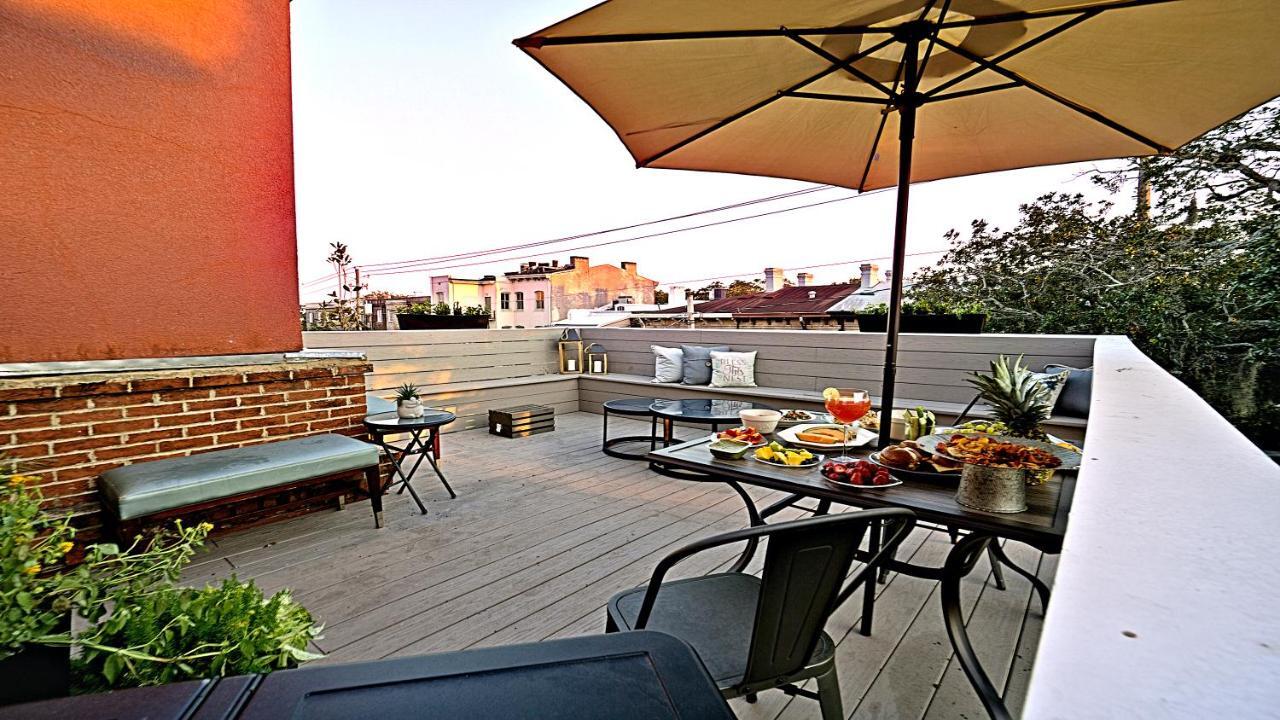 Sprawling Penthouse With Rooftop Deck Blocks From The River Savannah Exteriör bild